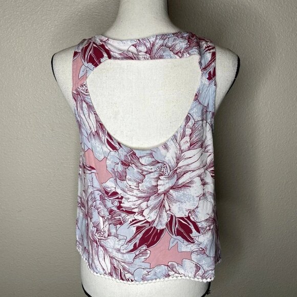 Mudd Open Back Swing Crop Tank - Juniors Size: M, Color Peach Floral - Picture 4 of 4